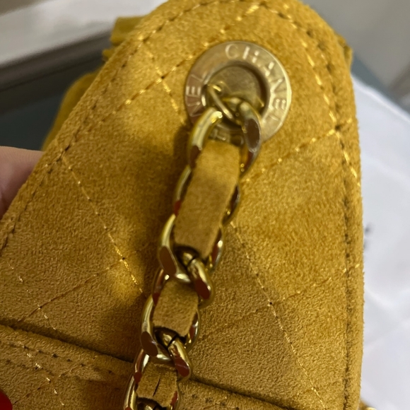 Chanel Yellow Quilted Shoulder Bag - Picture 3 of 7